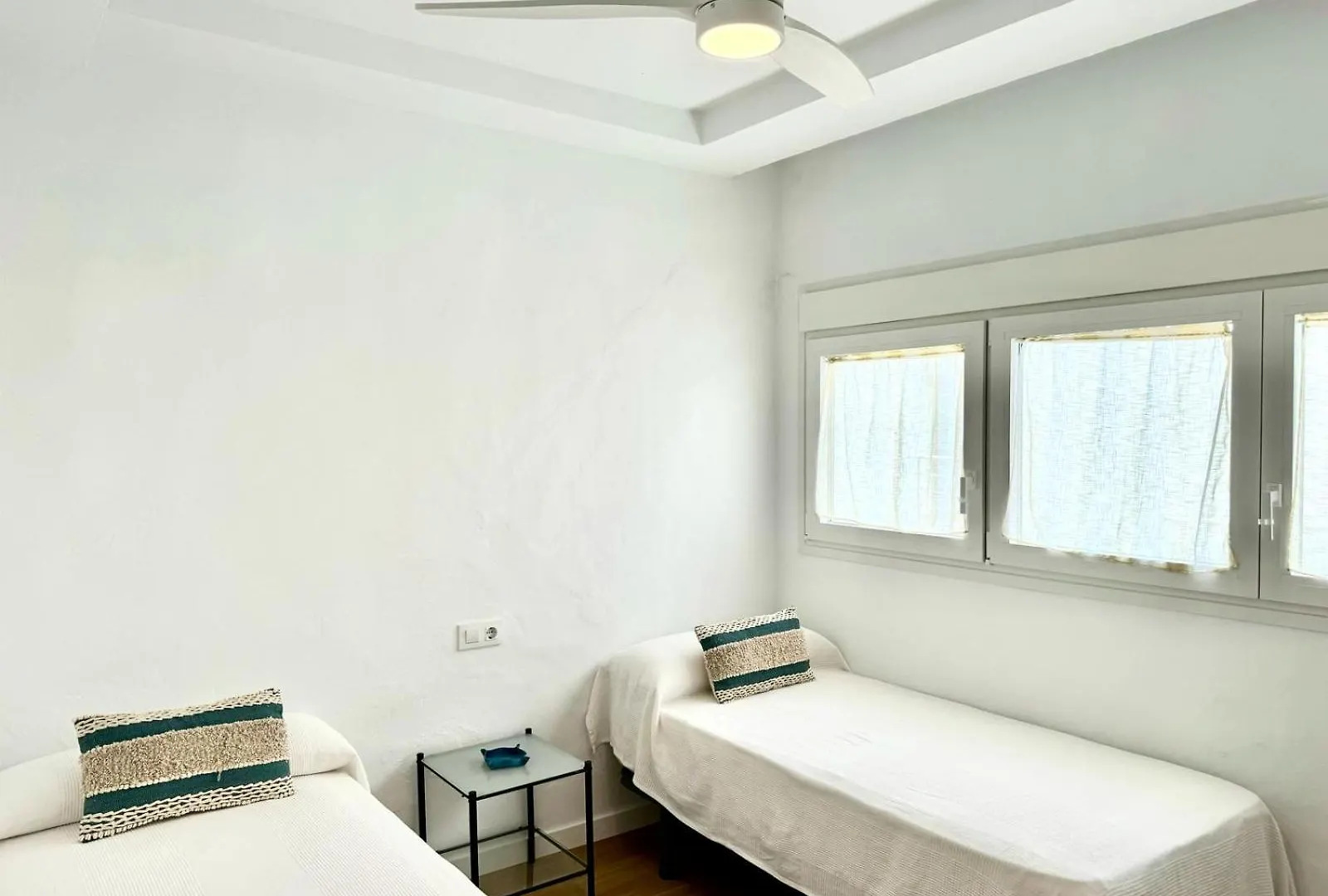 Las Casas De Mar Zahara Pueblo 자하라드로아튠스 0*,